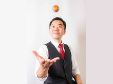 Load image into Gallery viewer, 【ON-LINE】PRIVATE: A Magical Hour With A Magician from Japan (60 min)

